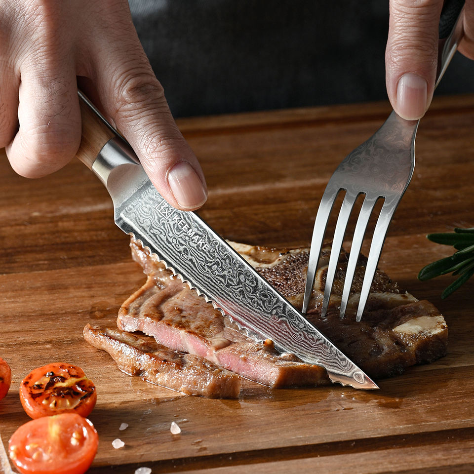 Couteau à steak Olivier Damas — 11,4 cm — détail et mise en situation