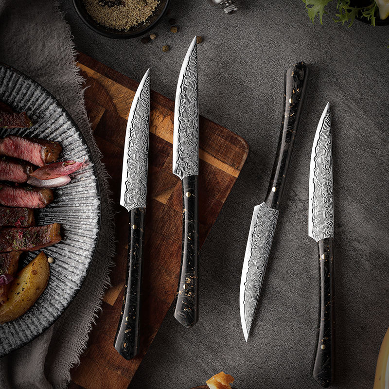 Table Bois Sombre — 4 couteaux à steak Damas