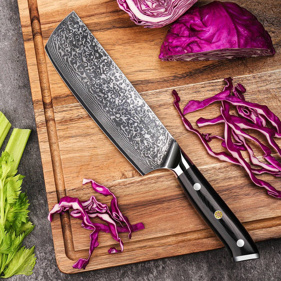 Nakiri Noir Riveté — 17,8 cm — détail et mise en situation