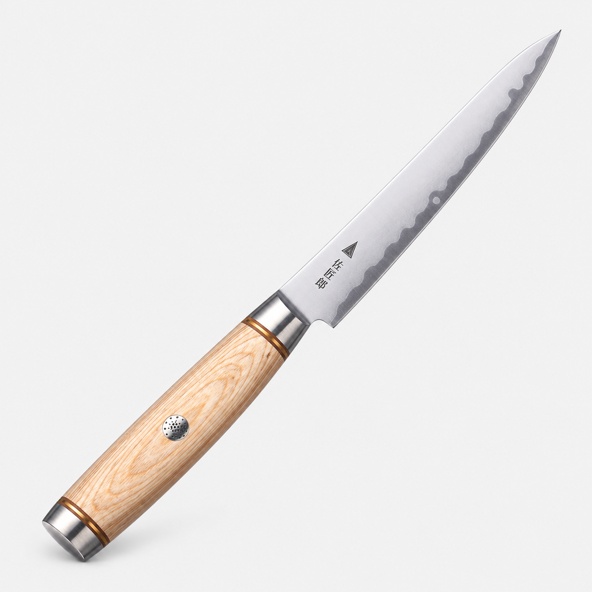 Couteau à steak Bois Blond — 12,7 cm — vue sur fond gris