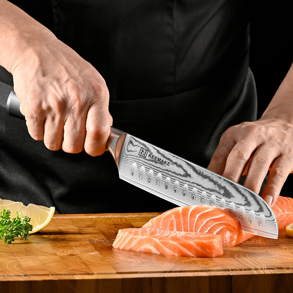 Santoku Trait Noir — 17,8 cm — détail et mise en situation