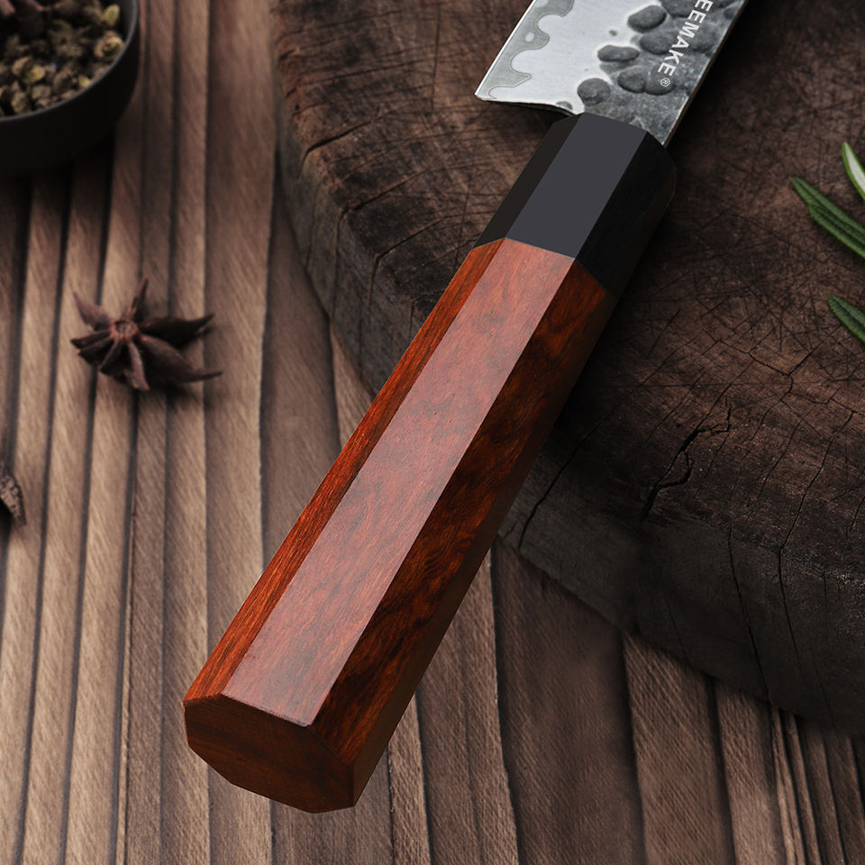 Kiritsuke Terre Rouge — 14 cm — détail et mise en situation