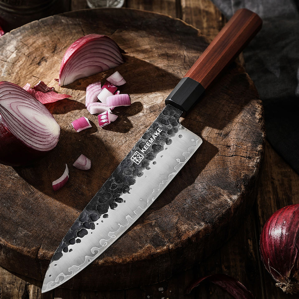 Couteau de chef Terre Rouge — 20,3 cm — détail et mise en situation