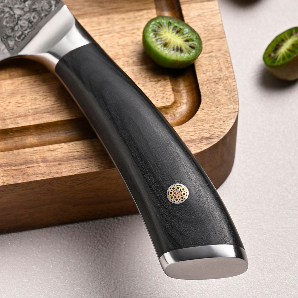 Santoku Noctis — 17,8 cm — détail et mise en situation