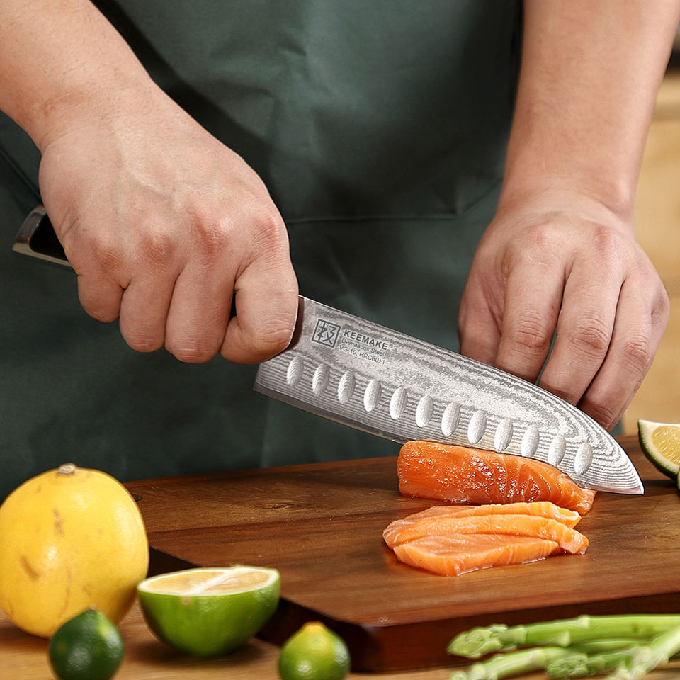 Santoku Ligne Noire — 17,8 cm — détail et mise en situation