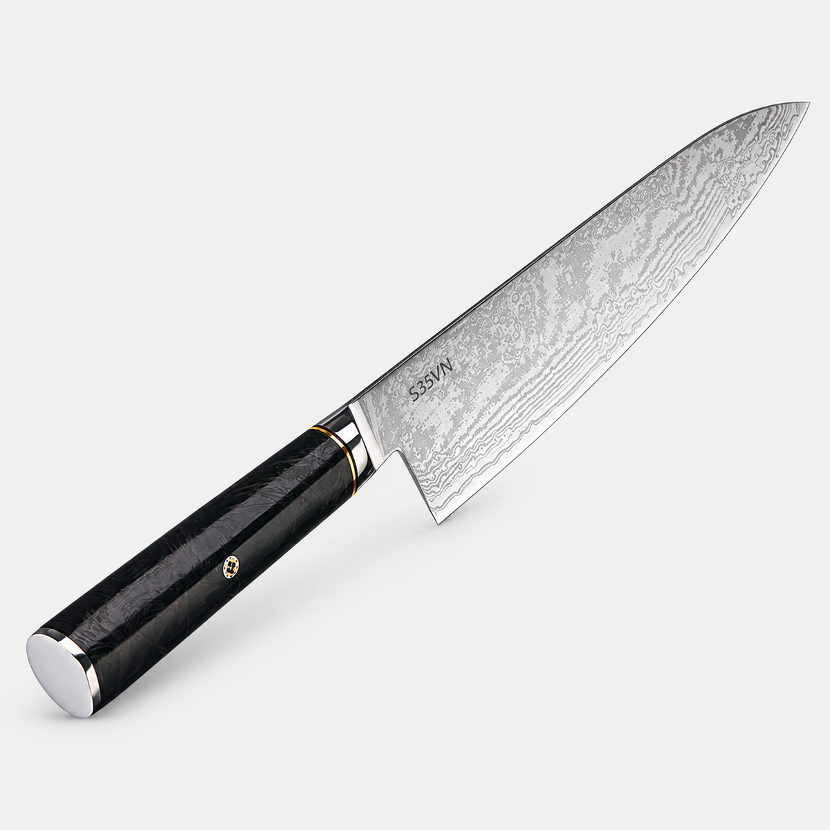 Couteau de chef Carbone Signature — 20,3 cm — vue sur fond gris