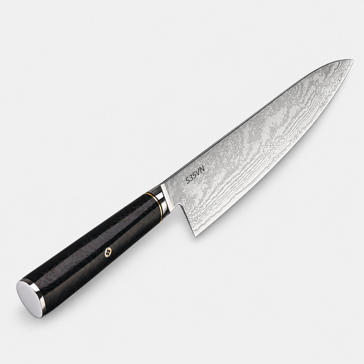 Couteau de chef Carbone Signature — 22,9 cm — vue sur fond gris