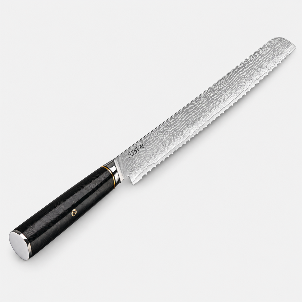 Couteau à pain Carbone Signature — 20,3 cm — vue sur fond gris