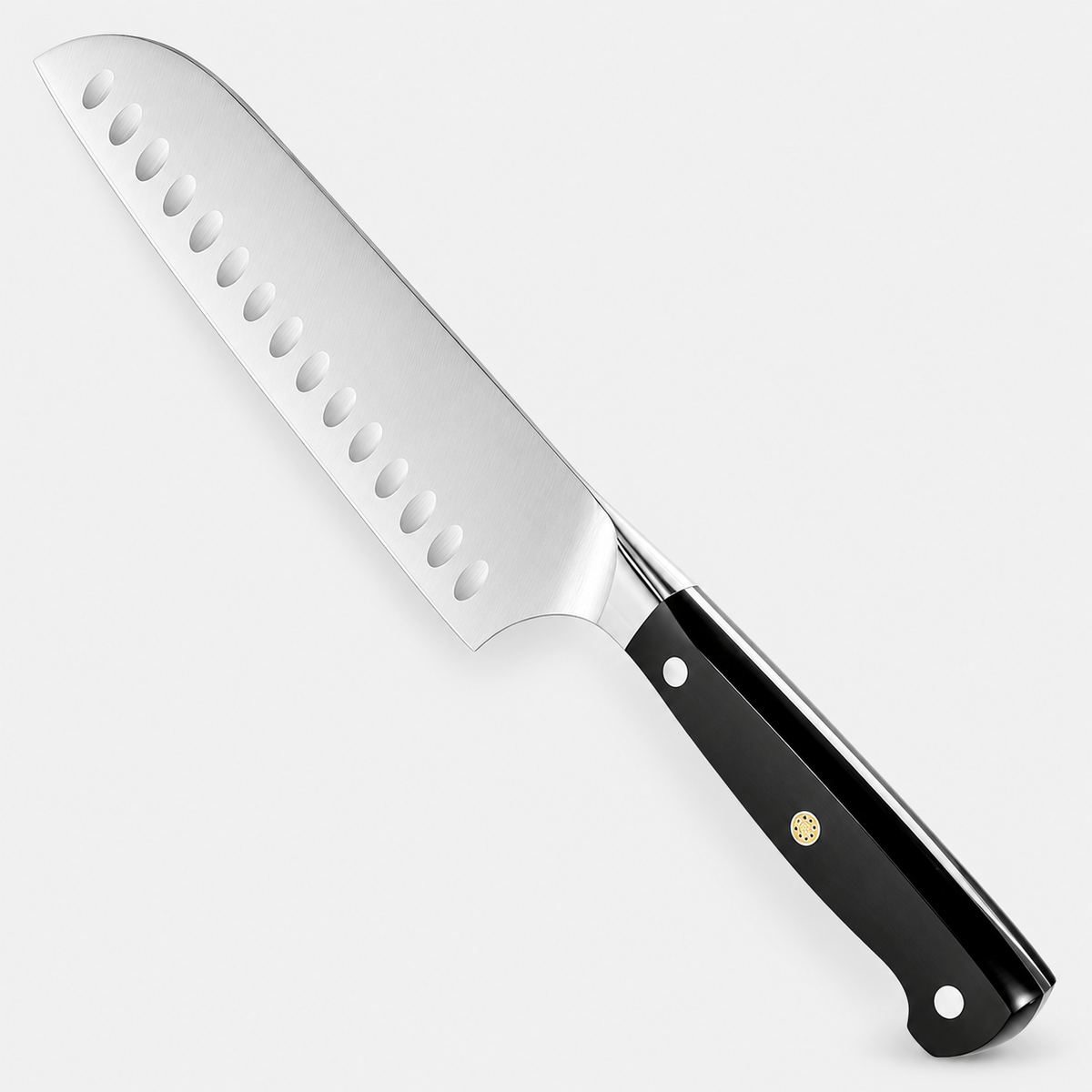 Santoku Classique — 17,8 cm — vue sur fond gris
