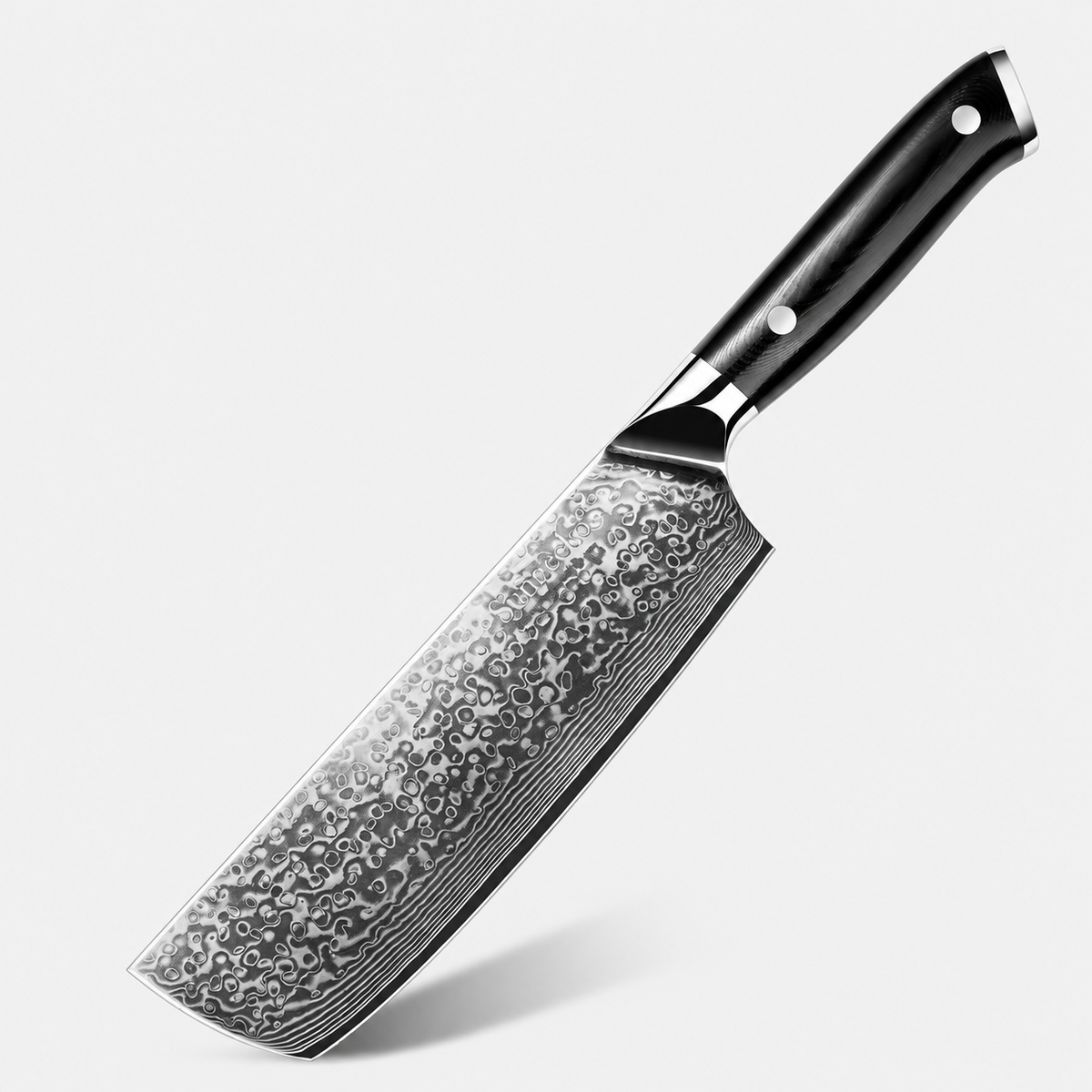 Nakiri Noir Riveté — 17,8 cm — vue sur fond gris