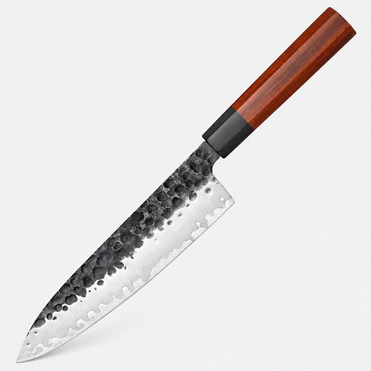 Couteau de chef Terre Rouge — 20,3 cm — vue sur fond gris