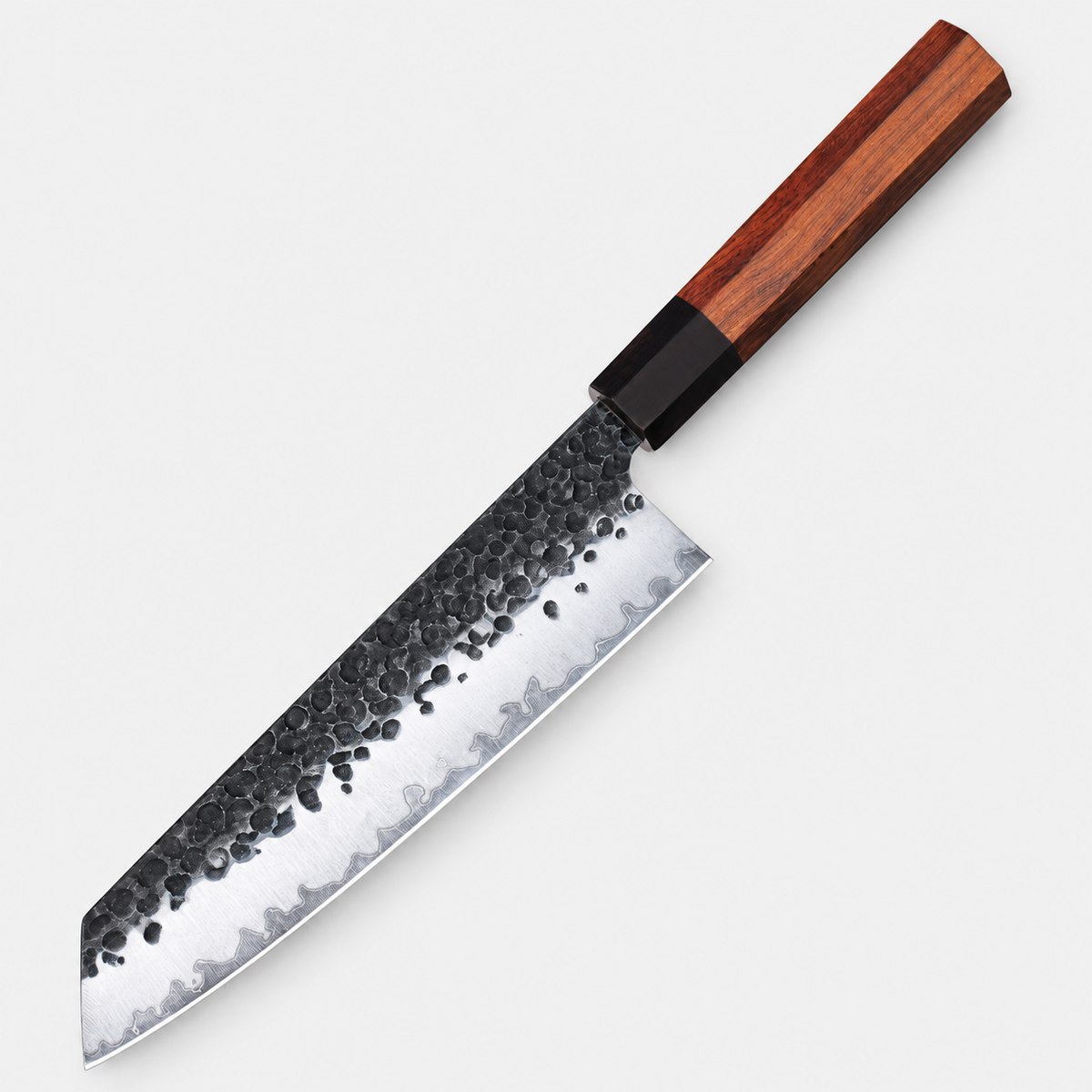 Kiritsuke Terre Rouge — 20,3 cm — vue sur fond gris